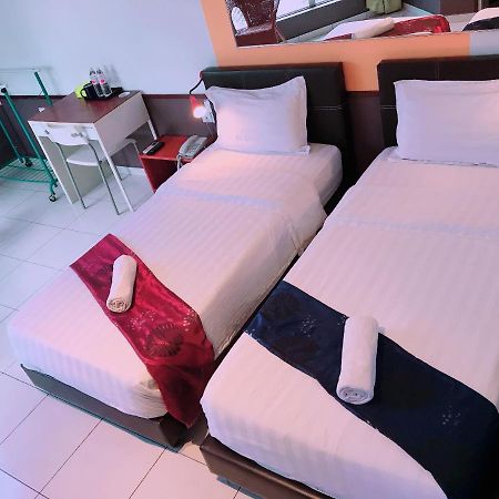 Langit Langi Hotel @ Klia/Klia2 캄풍 뎅킬 외부 사진